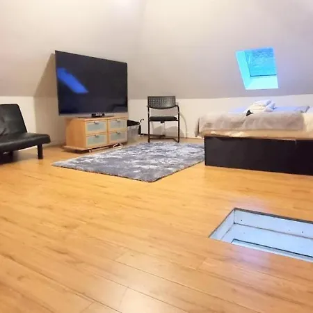 Stylish Spacious In City Centre - Excellent Location - Five Star Amenities ゲストハウス