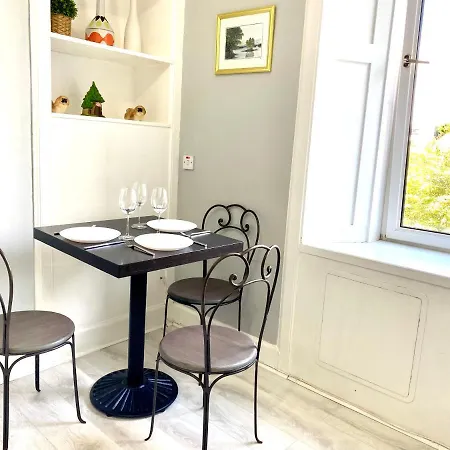 Cozy 1 Bedroom Tenement Flat * Edinburgh