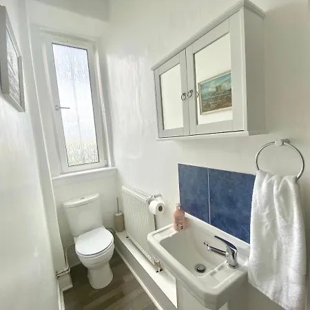 Cozy 1 Bedroom Tenement Flat