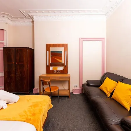 Super Central 4 Bedrooms By Calton Hill * Edinburgh