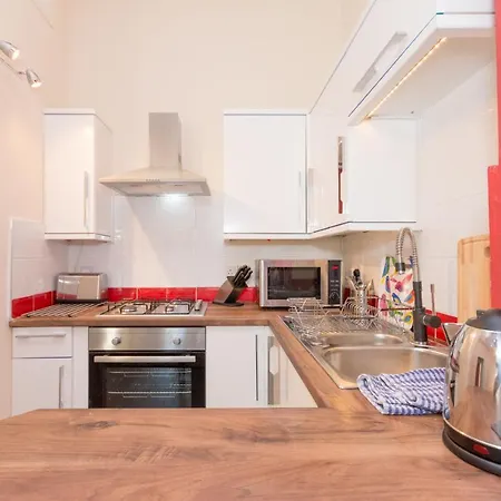 Holiday home Cozy By Holyrood Park And Palace Edinburgh