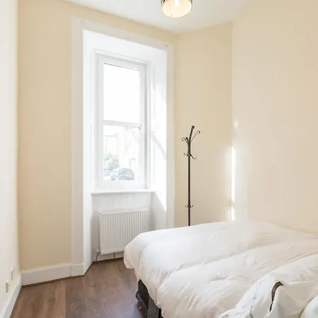 Holiday home Cozy By Holyrood Park And Palace Edinburgh