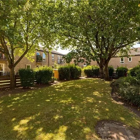 Family Friendly Garden Flat Edimburgo
