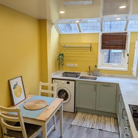 Apartment Family Friendly Garden Flat Edinburgh