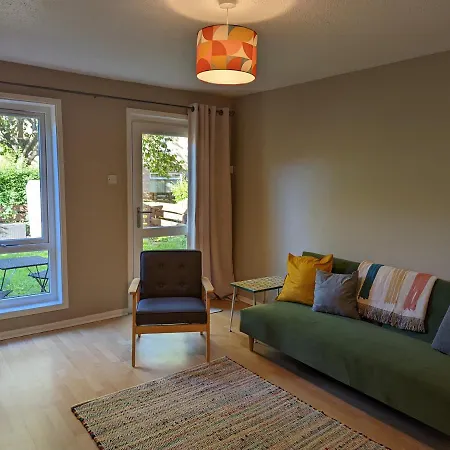 Family Friendly Garden Flat Edinburgh