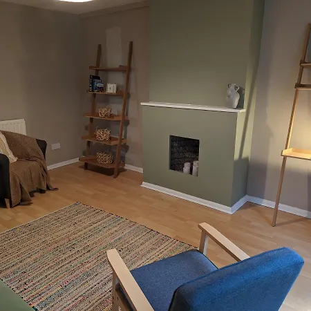Family Friendly Garden Flat Apartment *