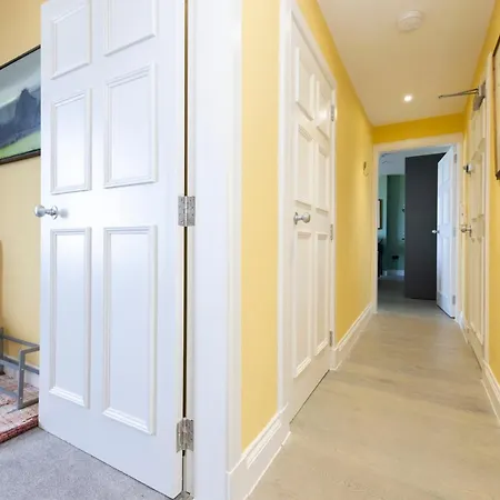 Daire Joivy Inviting Flat At The Heart Of Edinburgh