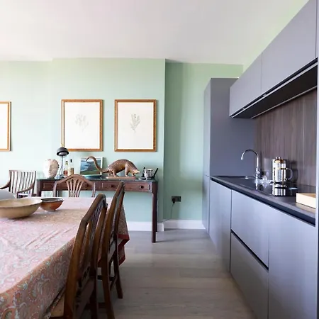 Joivy Inviting Flat At The Heart Of