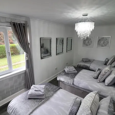 Perfect For Family Gatherings & Occasions, Sleeps 15 With Hot Tub *