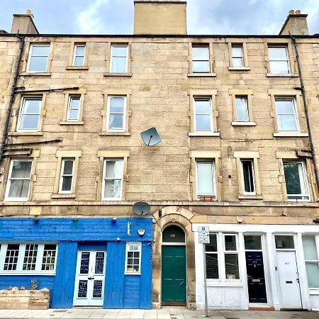 Apartment Cozy 1 Bedroom Tenement Flat *