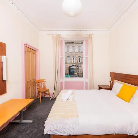 Super Central 4 Bedrooms By Calton Hill Edinburgh