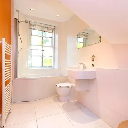 Appartement Joivy Delightful Flat With Parking Edinburgh