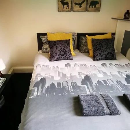 Gilmore Townhouse 3*