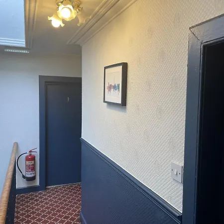 Gilmore Townhouse 3*