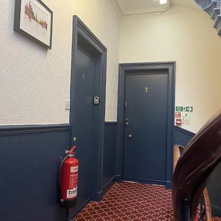 Gilmore Townhouse 3*