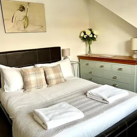 Gilmore Place - Beautiful 2 Bedroom Townhouse Flat 公寓
