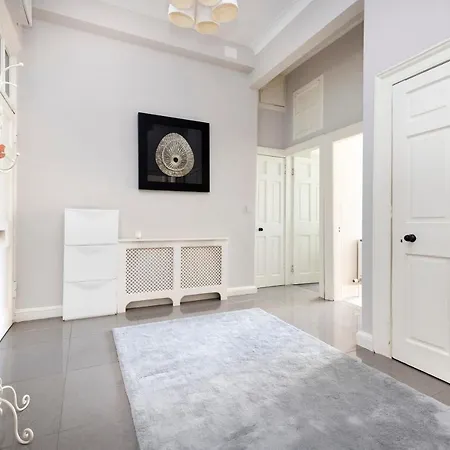 Joivy Contemporary Flat In The New Town Appartement *