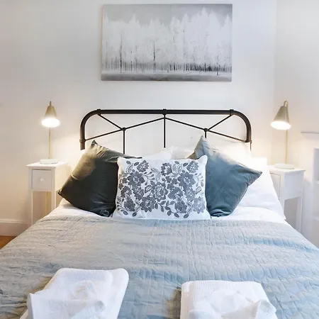 Meadowbank 3-bed Apartment *