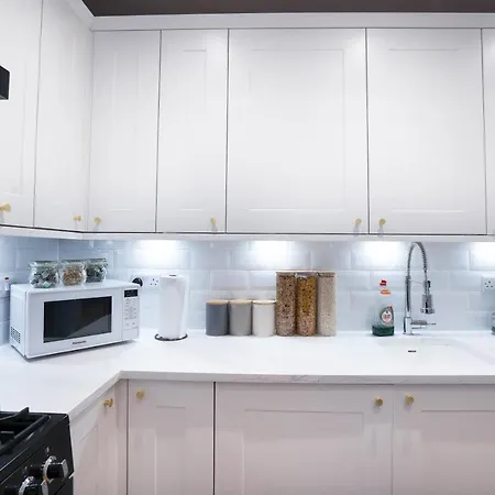 Meadowbank 3-bed Apartment