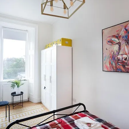 Апартаменты Meadowbank 3-bed Эдинбург