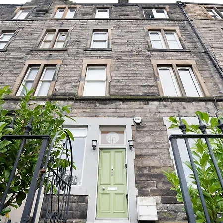 Meadowbank 3-bed Apartment Edinburgh