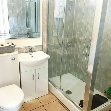 Cosy 2-bedroom House In Leith