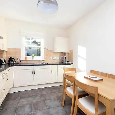 Joivy Modern Flat With Free Parking Apartment *