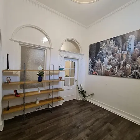 Pilrig St Guest house *