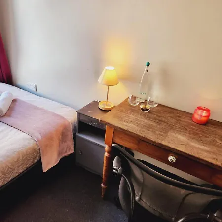 One Bedroom Shared Homestay *