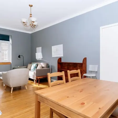 Cosy 2 Bedroom Flat In Craigleith * Edynburg