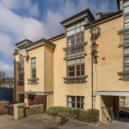 Next To The Palace And Royal Mile With Parking Apartamento Edimburgo
