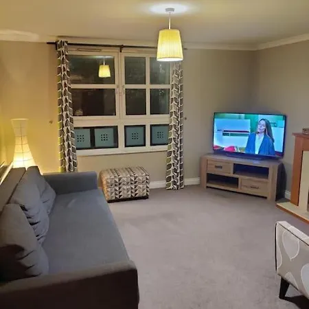 Next To The Palace And Royal Mile With Parking Apartamento Edimburgo