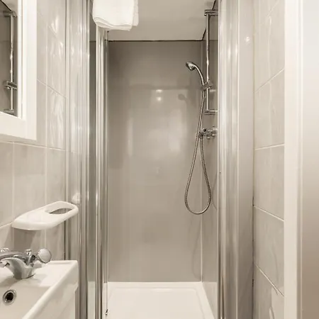 Near Usher Hall & Castle *