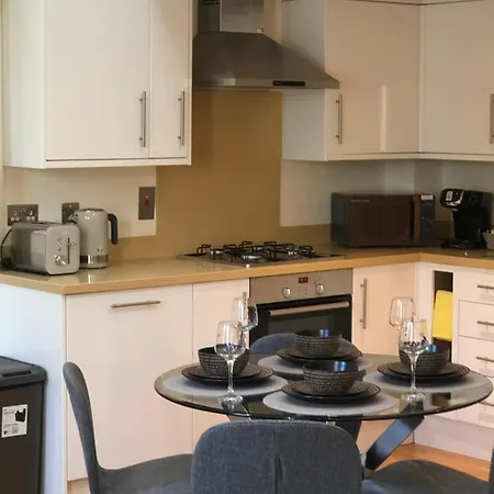 Apartment Private Parking 2 Bed 2 Bath