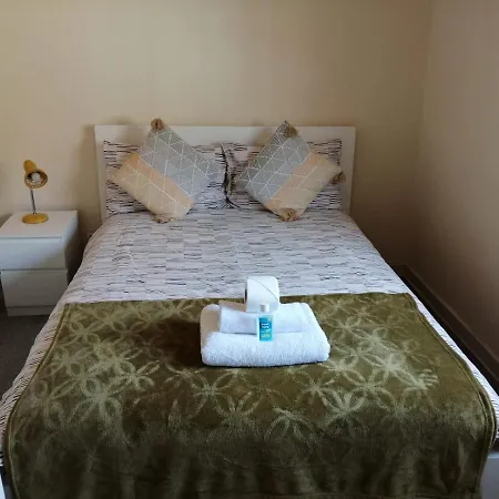Apartment 2- Bedroom Flat With Free Parking Edinburgh