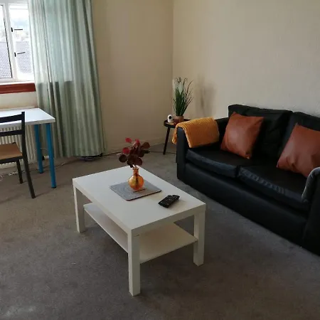 Apartment 2- Bedroom Flat With Free Parking Edinburgh