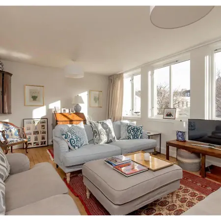 Altido Stylish Townhouse In Cool Stockbridge Apartment Edinburgh