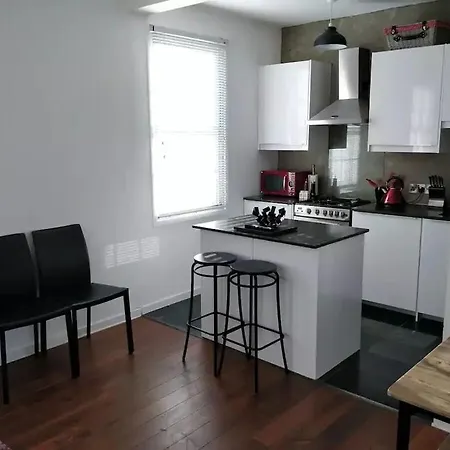Appartement And *