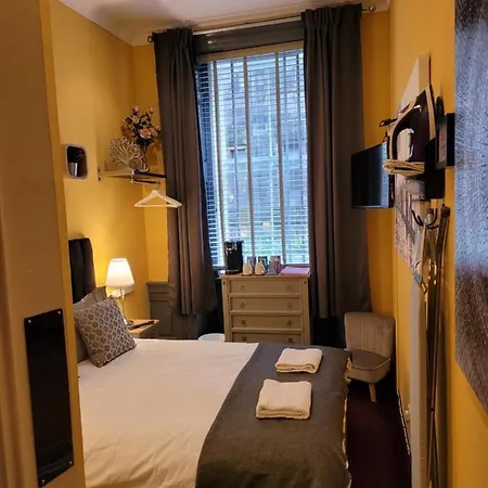 The - No 8 Guest house Edinburgh