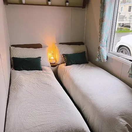 Lovely 3 Bedroom In Seton Wi-fi Xbox Campingplatz