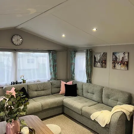Lovely 3 Bedroom In Seton Wi-fi Xbox Campingplatz