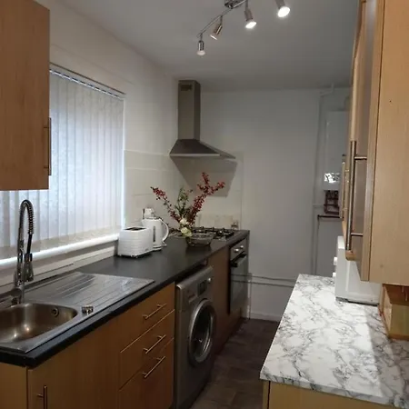 White House In Edinburgh, 2 Bedroom Good Location