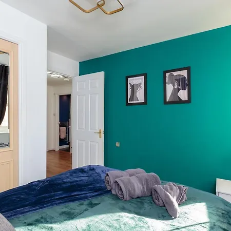 Stylish 2 Bedroom In * إدنبرة