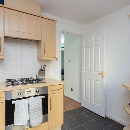 Stylish 2 Bedroom In *