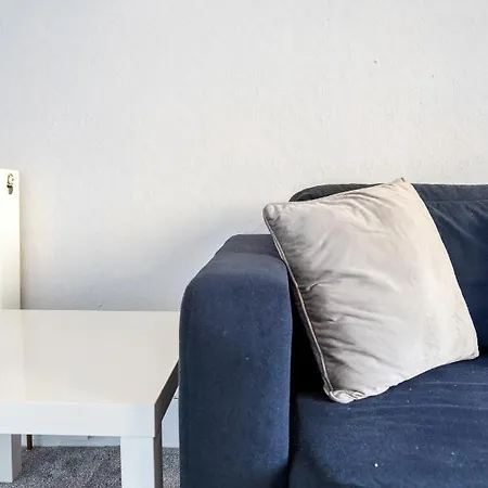 2 Bedroom Centre - Royal Mile - Castle & Waverley Train Station - Sleeps 4 *