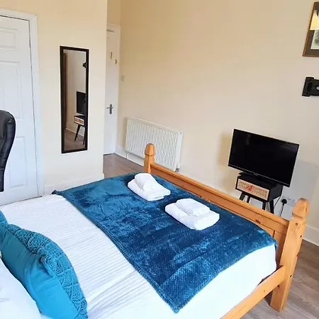 Spacious Ensuite In Centre - Five Star Amenities - Excellent Location ゲストハウス *