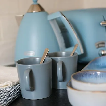 Bright And Modern 2 Bed *