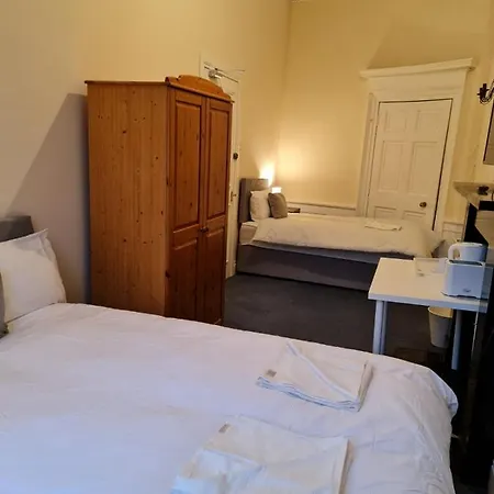 Guest house Pilrig St *