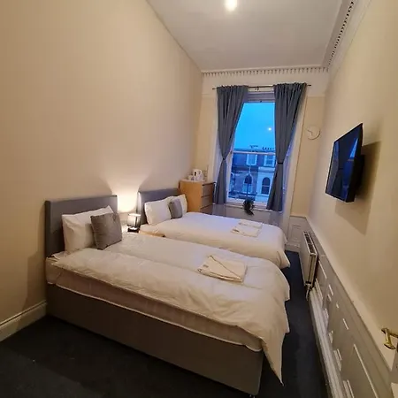 Pilrig St Guest house *