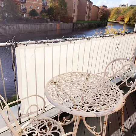 Homestay One Bedroom Shared Edinburgh